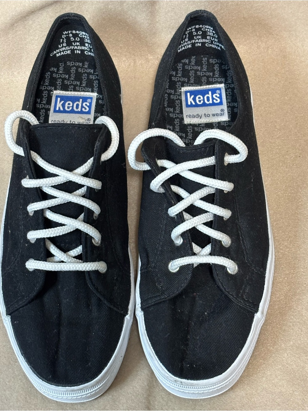 Keds Women’s Black Canvas Sneakers with White Laces Sz 7.5 EUC